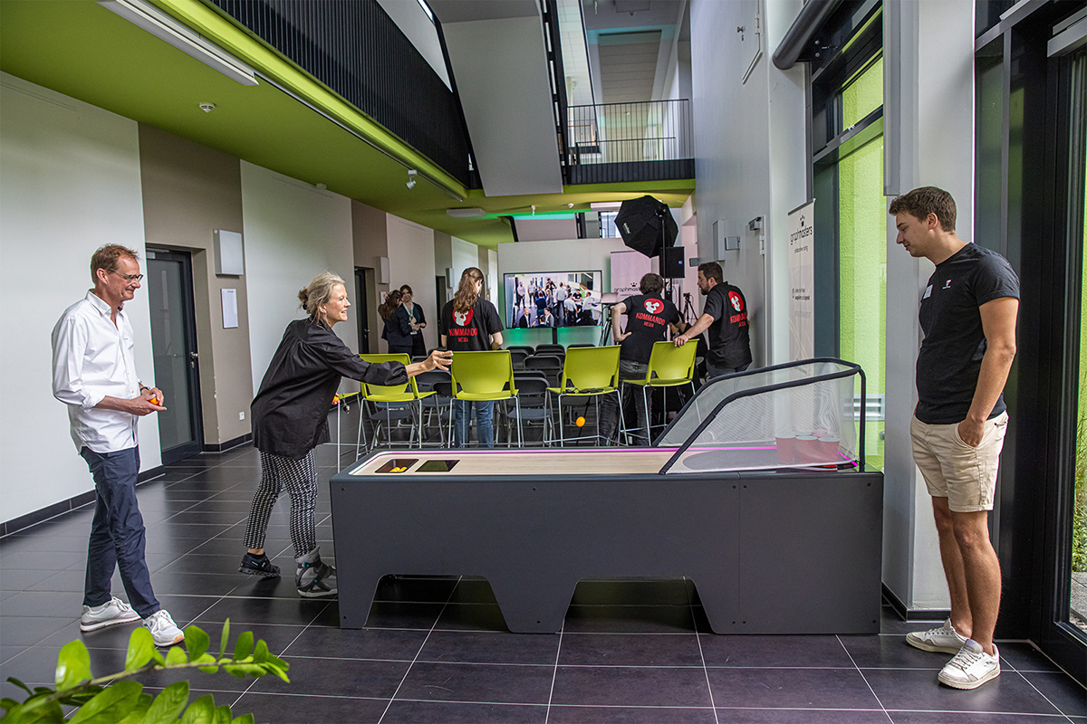 BFS Engineering GmbH, Neon Pong in action